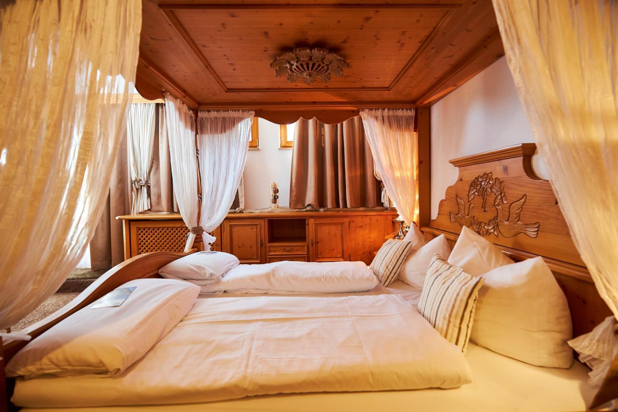 Flair Hotel Vier Jahreszeiten Bad Urach Exteriör bild