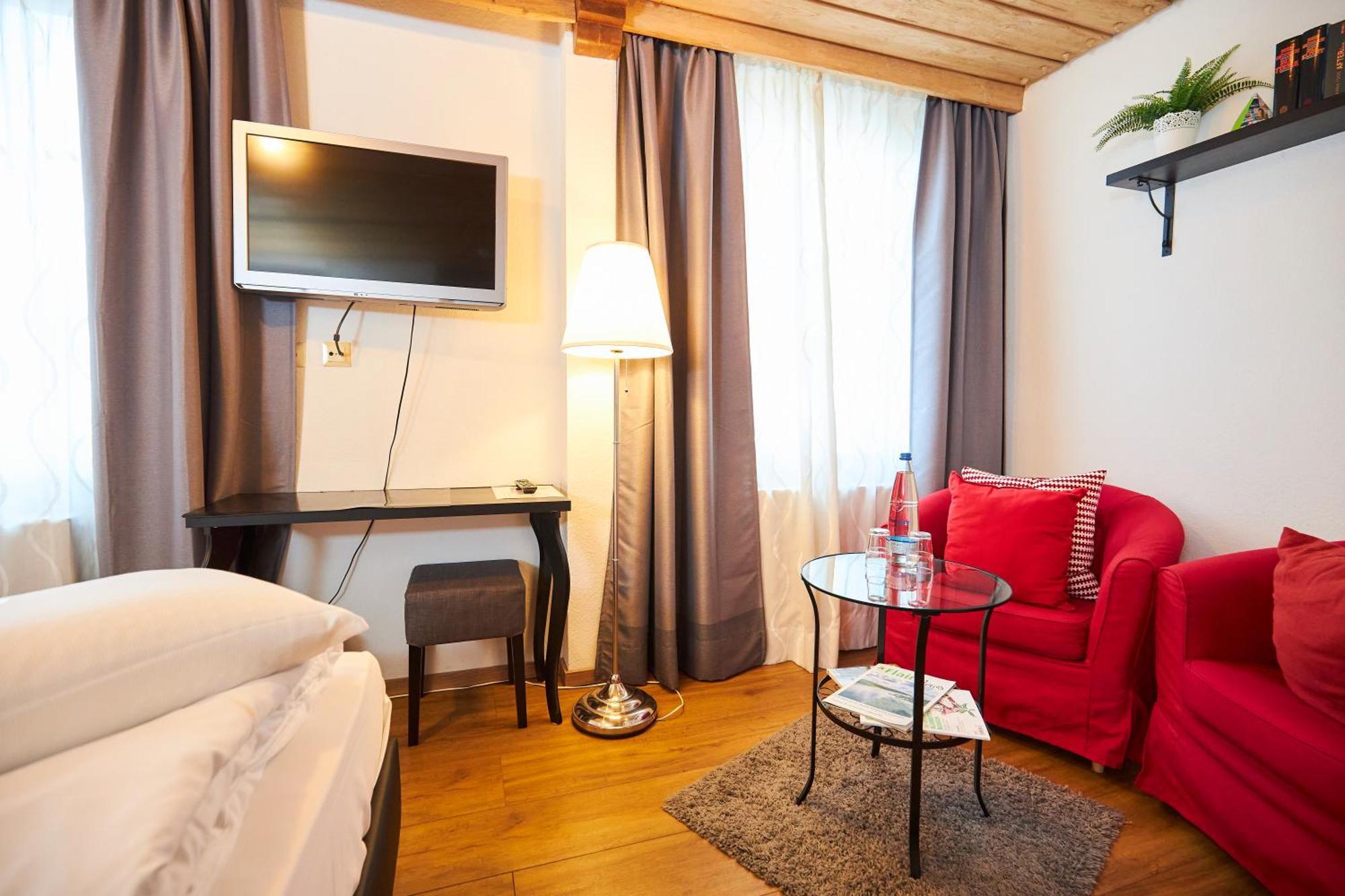 Flair Hotel Vier Jahreszeiten Bad Urach Exteriör bild