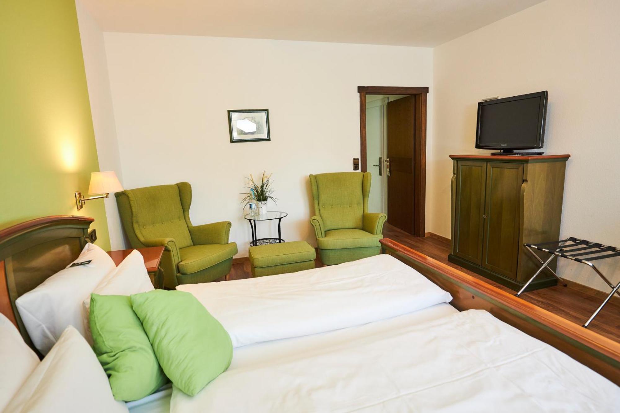 Flair Hotel Vier Jahreszeiten Bad Urach Exteriör bild