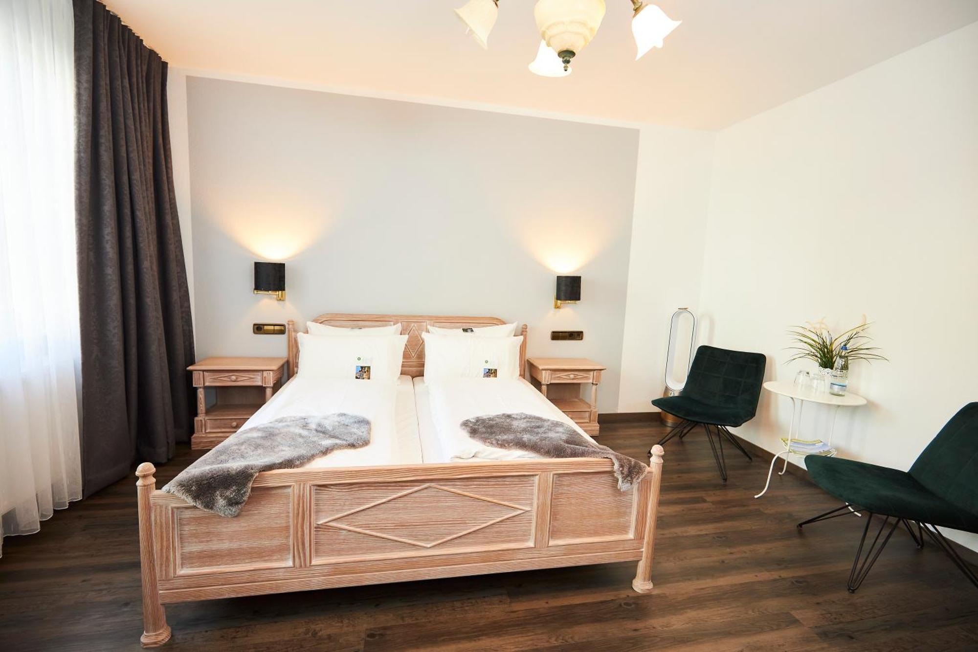 Flair Hotel Vier Jahreszeiten Bad Urach Exteriör bild